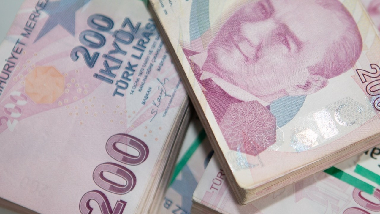 Türk Lirası Cazibesini Koruyor Mu? KOBİ Kredileri, Faiz ve Yatırım Öngörüleri