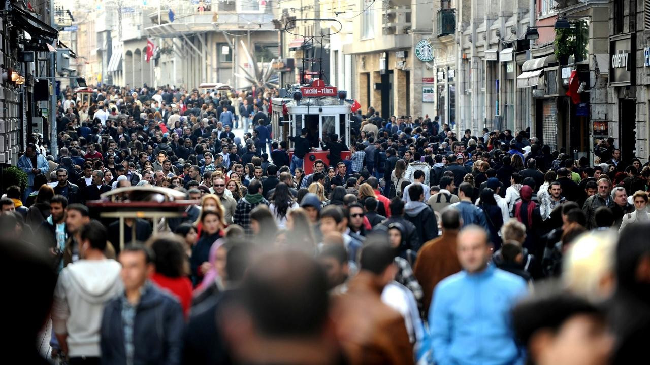 Hükümetten Ev Gençleri Hamlesi: İstihdam Oranını Artırma Hedefi