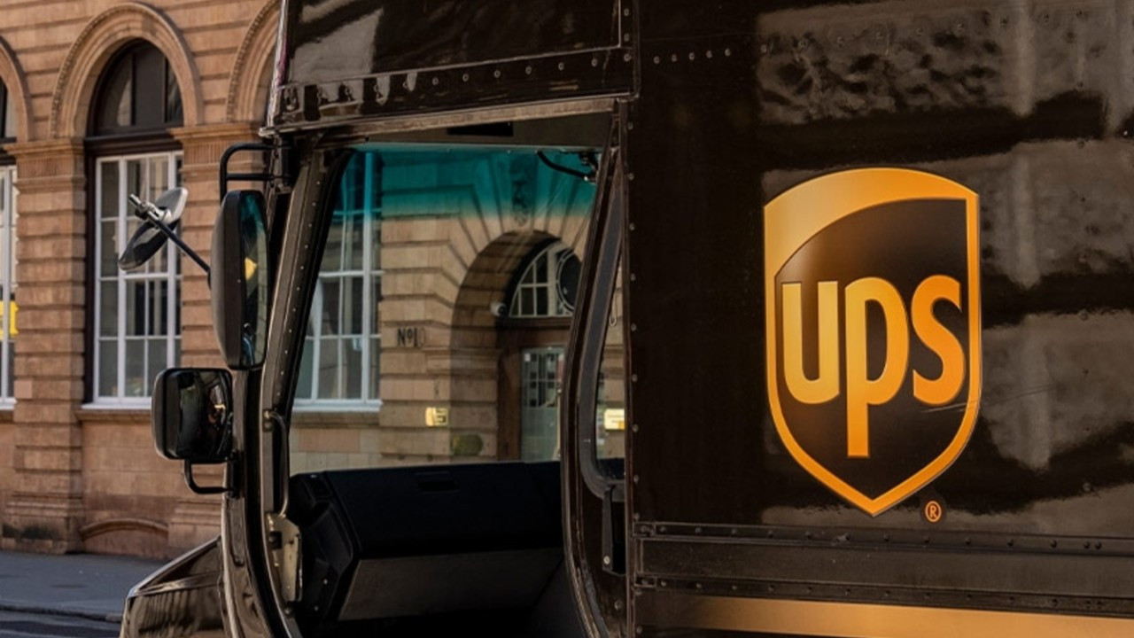 UPS’ten Büyük Restrüktürasyon: 48 Bin Çalışanla Yollar Ayrıldı, Gelirler Açıklandı