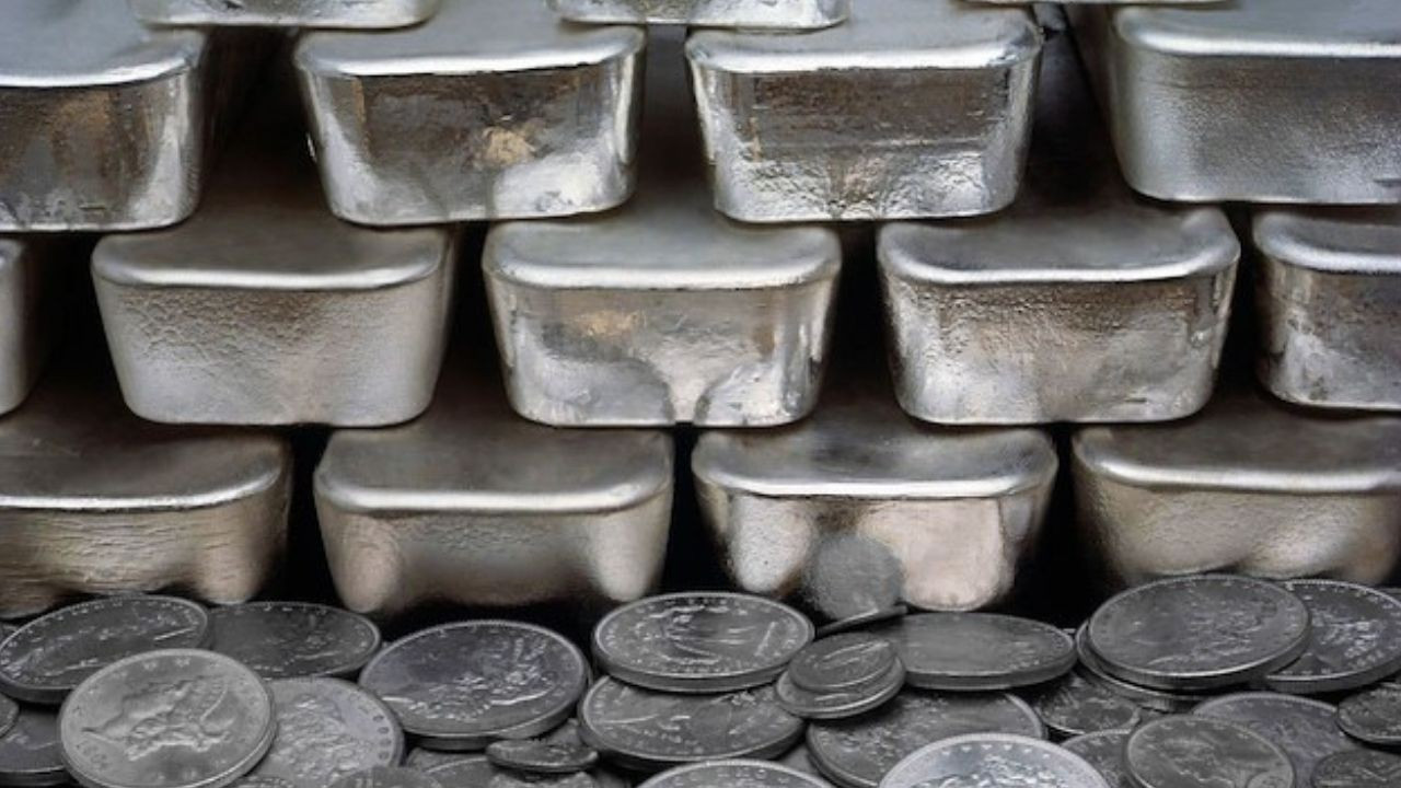 Gümüş Fiyatları Rekor Kırdı: Ons Başına 51 Doları Aştı!