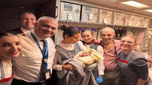 THY Uçağında Mucize! Filipinli Yolcu, İstanbul-Manila Seferinde Bebek Dünyaya Getirdi