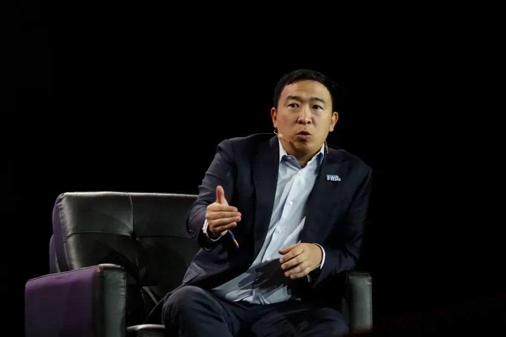 Andrew Yang’ın “Noble Mobile” ile Telefon Faturasını Düşürerek Ekonomik Adaleti Yeniden Tasarlaması
