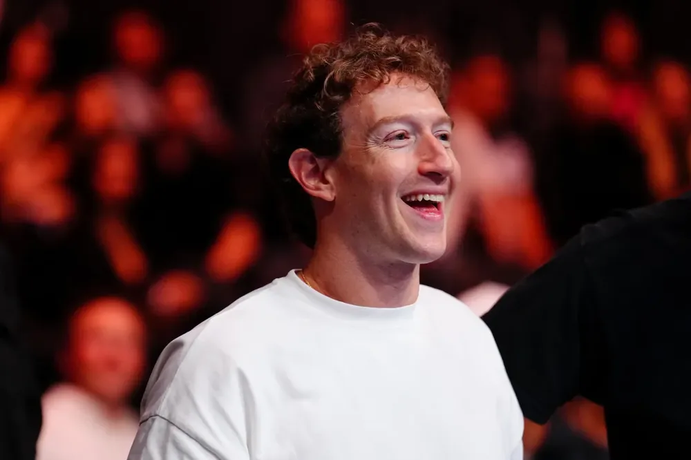 Meta’nın “Glimmer” Açık‑Ağırlık AI Modeli ve Zuckerberg’in “AI Herkes İçin” Manifestosu: Piyasa ve Enerji Üzerindeki Etkileri