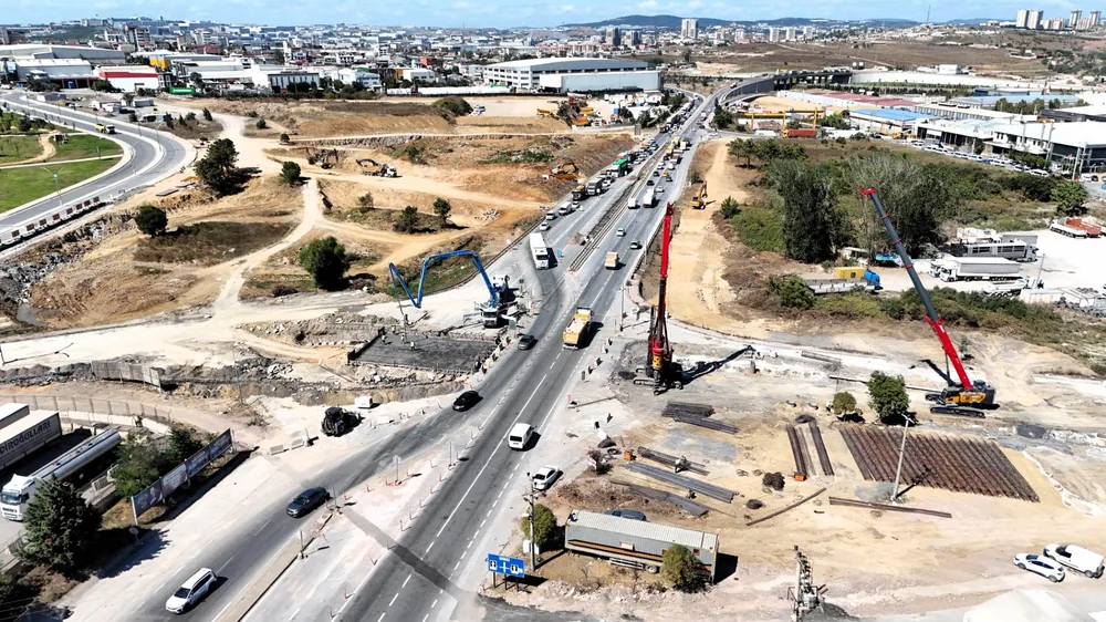 Gebze Sanayi Trafiğine Nefes Aldıran Büyükşehir’ün 4 000 m’lik Kavşak Projesi