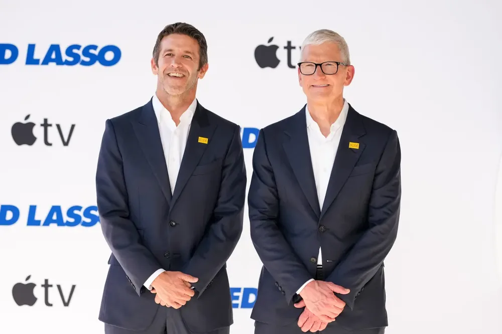 Apple’da Yeni Dönem: John Ternus CEO Oldu, Tim Cook Yürütme Başkanı Görevine Devam Ediyor