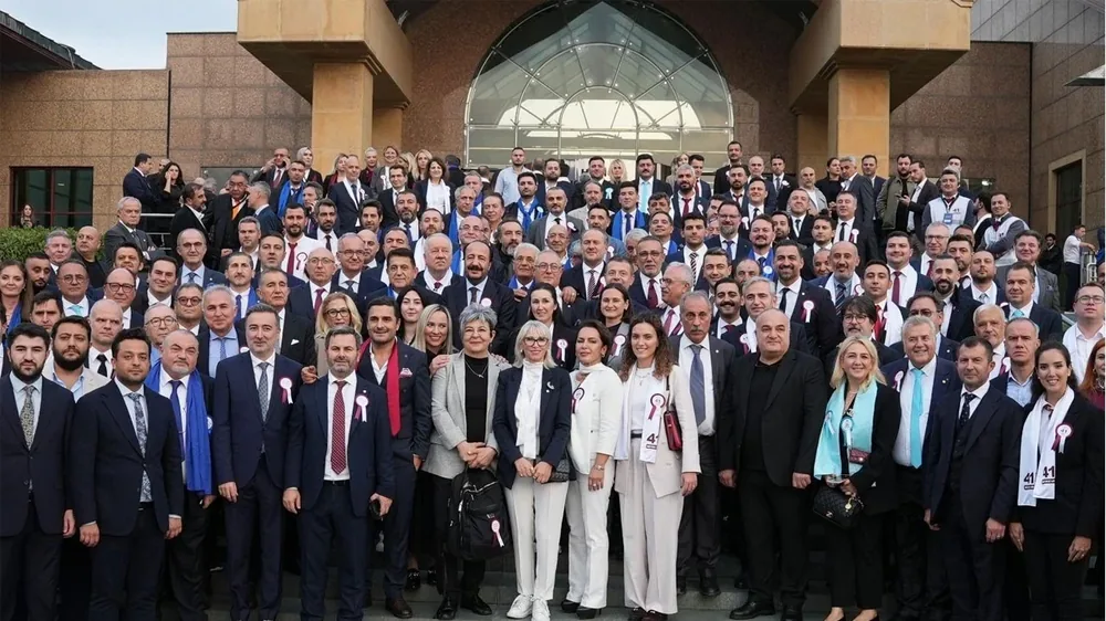 İstanbul Sanayi Odası’nda Seçim Maratonu: Başkan Adayları Yemekle Nabız Yokluyor, Meclis Başkanlığı Dedikodusu Yükseliyor