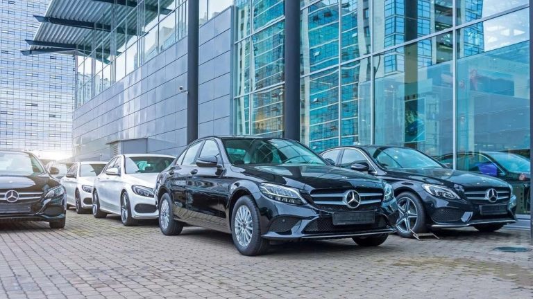 ABD-AB Ticaret Anlaşması Otomotiv Hisselerini Coşturdu: Devler Yükselişte!