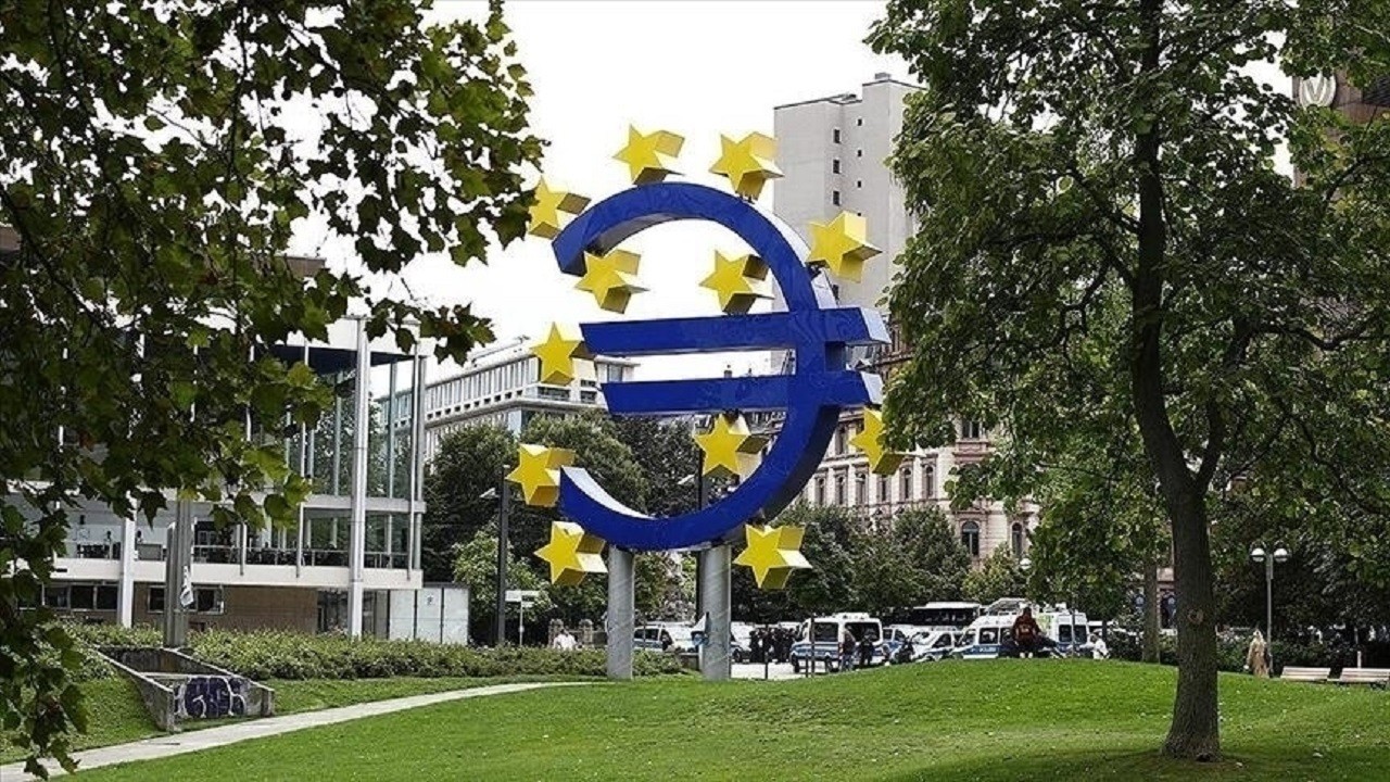 Euro Bölgesi’nde Kurumsal Kredi Talebi Yükselişte: Faiz İndirimleri Etkili
