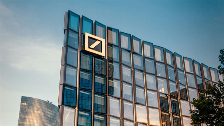 Deutsche Bank Kâr Sürprizi: İkinci Çeyrekte Beklentileri Aştı!