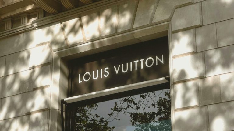 LVMH, Moda Devi Marc Jacobs’u 1 Milyar Dolara Satışa Çıkarıyor