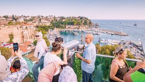 Yerli Turist Seyahati Arttı, Harcamalar Rekor Kırdı: İşte Detaylar