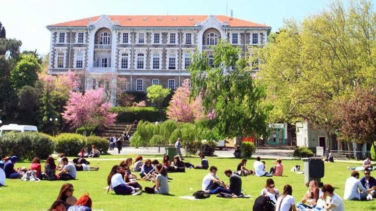 Özel Üniversite Ücretleri Şaşırtıyor: 2025-2026’da Yüzde 80’e Varan Zamlar!