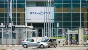 Stellantis ABD Tarifeleri ve Yeniden Yapılanma ile 2,3 Milyar Euro Zarar Açıkladı