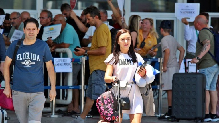 Antalya Turizmde Hedef Revizyonu: Bölgesel Krizler 2025 Beklentilerini Etkiledi