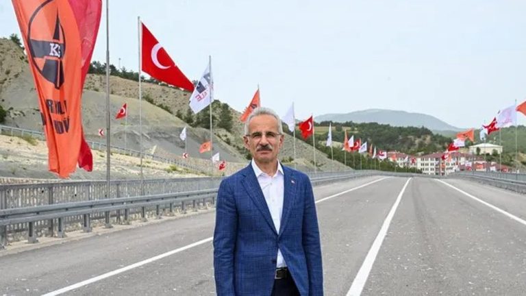 Antalya-Alanya Otoyolu Temeli Atılıyor: Seyahat Süresi 36 Dakikaya İnecek