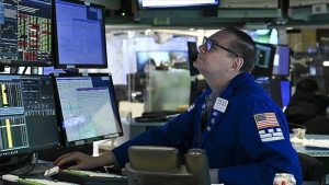 Küresel Piyasalar Tarifelerle Sarsılıyor: Risk Algısı Yükseldi, Gözler Fed’de