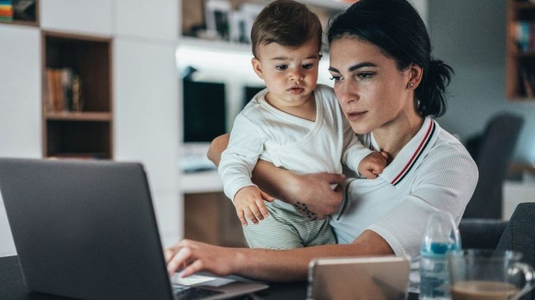Kamuda Yarı Zamanlı Çalışma: Kadın İstihdamına Destek Mi?