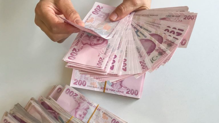 Kamu İşçisi Zammında Belirsizlik: Hükümet Teklifi Geri mi Çekildi?