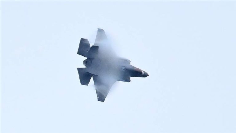 ABD Donanması’na Ait F-35 Savaş Uçağı California’da Düştü