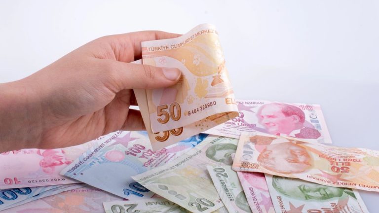 Kamu İşçilerinden Zam Açıklaması: 600 Bin İşçiyi İlgilendiren Görüşmeler Tıkandı!