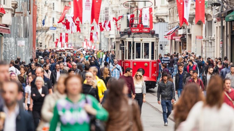 TEPAV Raporu: İstihdamda Kısmi Artışa Rağmen Sektörel Kayıplar Devam Ediyor
