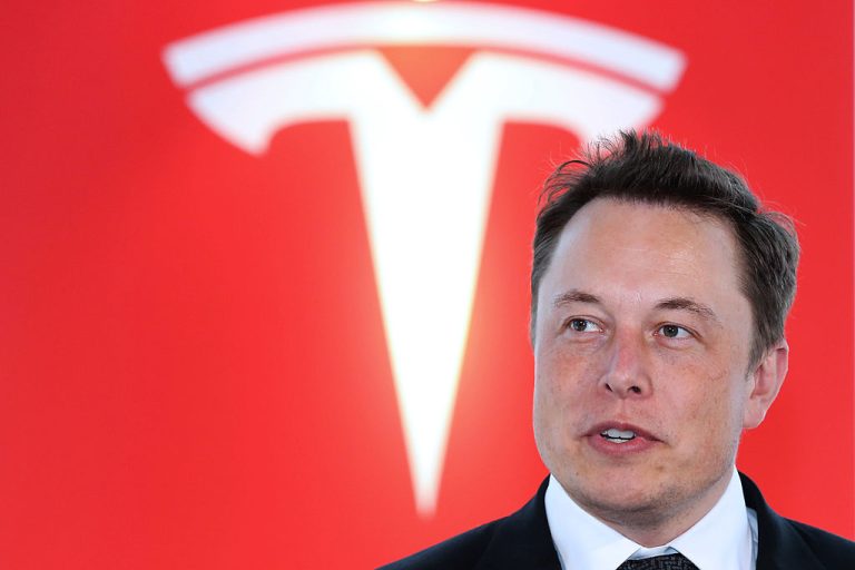 Tesla İngiltere Enerji Piyasasına Giriyor: Elektrik Tedarik Lisansı Başvurusu