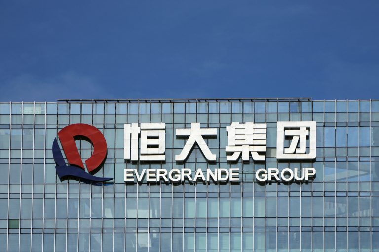 Evergrande Borsadan Çıkarıldı: Çin Emlak Sektöründe Yeni Bir Dönem Mi?