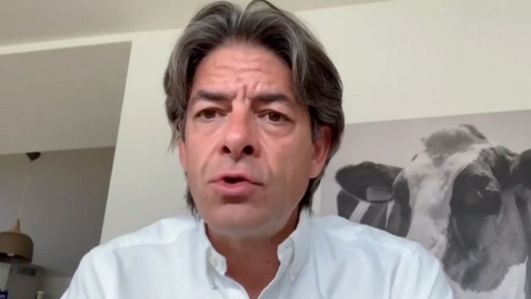 Türkiye’de Süt Fiyatları Alarm Veriyor: Üretici Zararda, İnekler Kesimde Mi?
