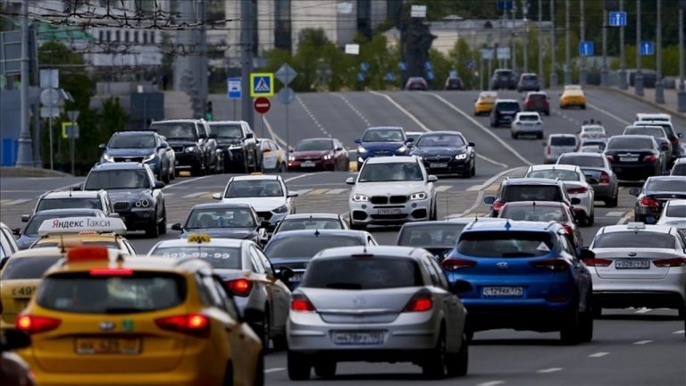 Rus Otomotiv Sektörü Yaptırımlar ve Çin Rekabetiyle Daralıyor