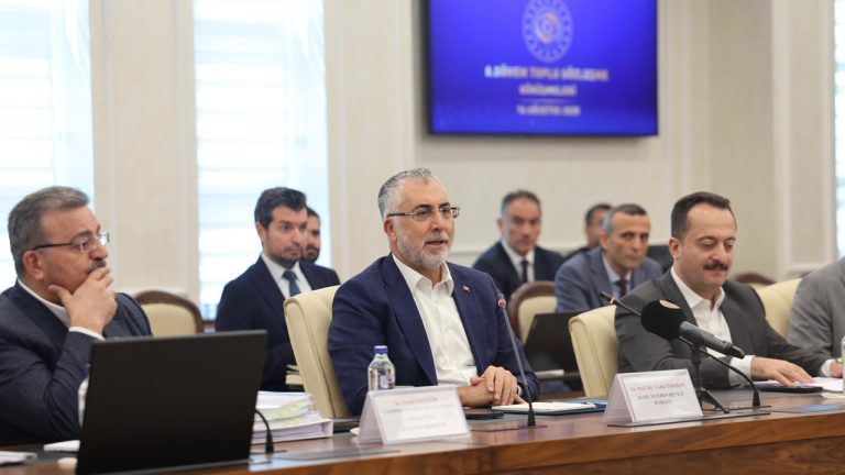 Memur Zammı Müzakereleri Devam Ediyor: Bakan Işıkhan Uzlaşı Vurgusu Yaptı