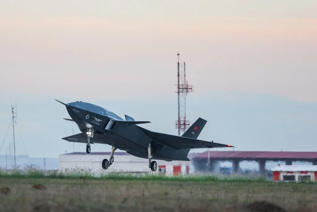 Bayraktar KIZILELMA Müjdesi: İnsansız Savaş Uçağı Gelecek Yıl Envantere Giriyor