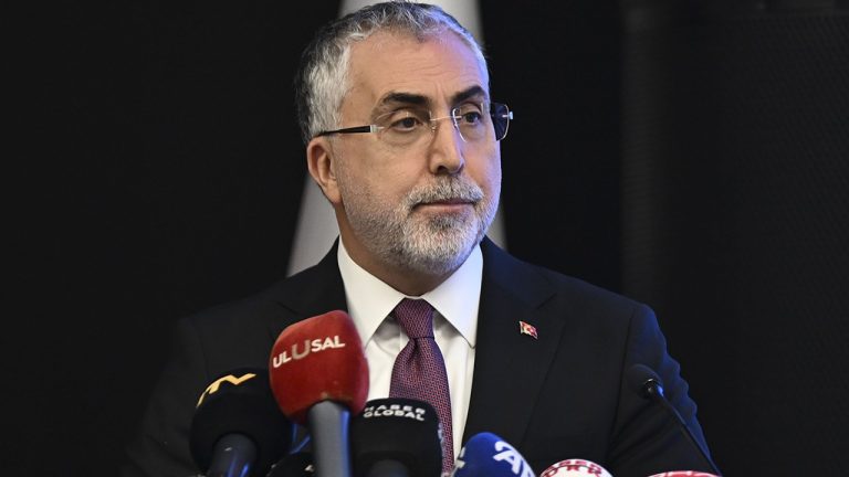 Kamu Toplu Sözleşme Görüşmeleri Tıkandı: Gözler Hakem Kurulu Kararında