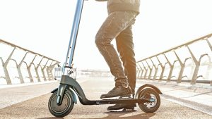 Elektrikli Scooter Türkiye’de Hızla Yaygınlaşıyor: 14,2 Milyon Km Yol Kat Edildi