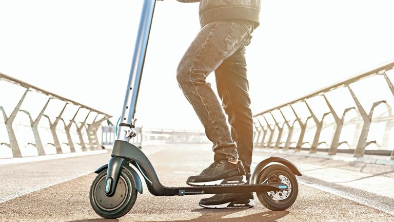Elektrikli Scooter Türkiye’de Hızla Yaygınlaşıyor: 14,2 Milyon Km Yol Kat Edildi