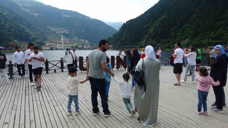 Karadeniz’e Tatil Akını: Uygun Uçak ve Otobüs Biletleri Talebi Artırdı