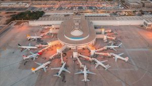 İstanbul ve Antalya Havalimanları Yolcu Trafiğinde Liderliği Ele Geçirdi