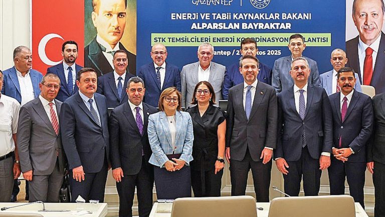 Bakan Bayraktar’dan Elektrik Kesintileri Uyarısı: Şirketler Yatırımı Arttırmalı