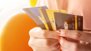 Kredi Kartı Harcamaları Tavan Yaptı: Tüketici Kredilerini Yakaladı!