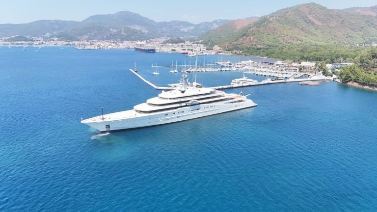 Abramoviç’in Lüks Yatı “Eclipse” Marmaris’ten İstanbul’a Bakım İçin Hareket Etti