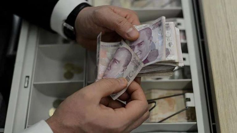Memur ve Emekli Zammı Onaylandı: 2026-2027 Maaş Artışları Resmi Gazete’de