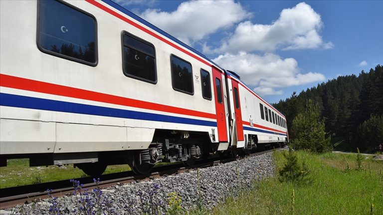 TCDD İşçi Alımı 2025: 229 Kadroya İŞKUR Üzerinden Başvuru Fırsatı