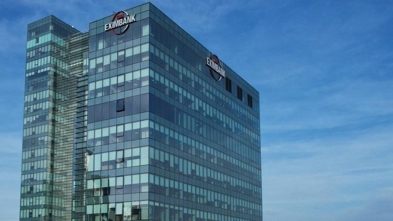 Türk Eximbank İhracata Desteklerini Artırdı: İlk Yarıda 25,4 Milyar Dolar