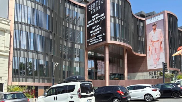 Merter’de Giyim Krizi: Milyon Dolarlık AVM’de Boş Dükkanlar Şok Etkisi Yarattı