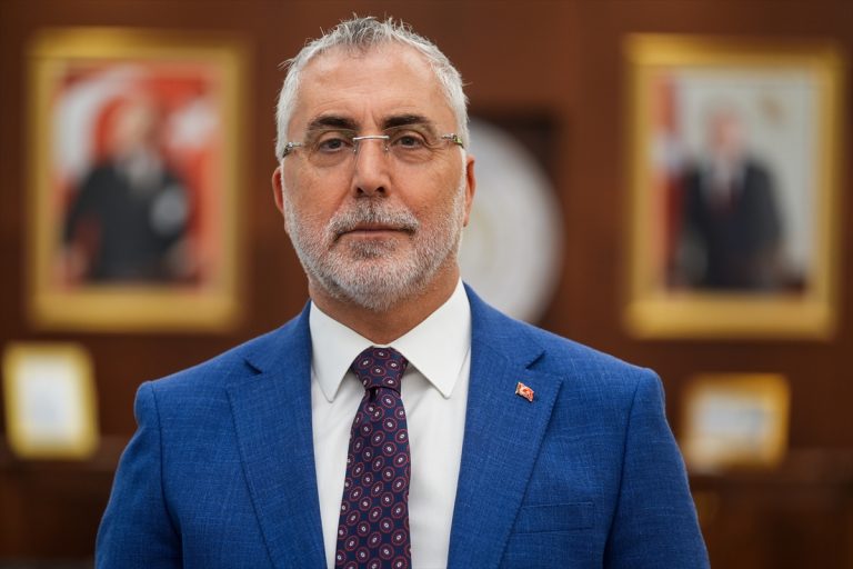 İşsizlik Oranı Yüzde 8’e Geriledi: Bakan Işıkhan’dan İstihdam Açıklaması