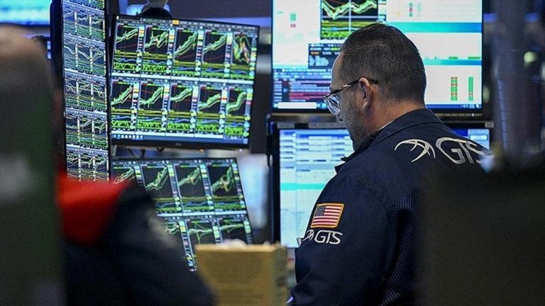 New York Borsası Jeopolitik Riskler ve Perakende Bilançolarıyla Düşüş Yaşadı