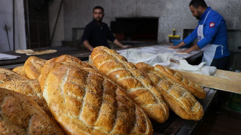 Adana’da Ekmeğe Zam: Fiyatlar Yarından İtibaren Yükseliyor!