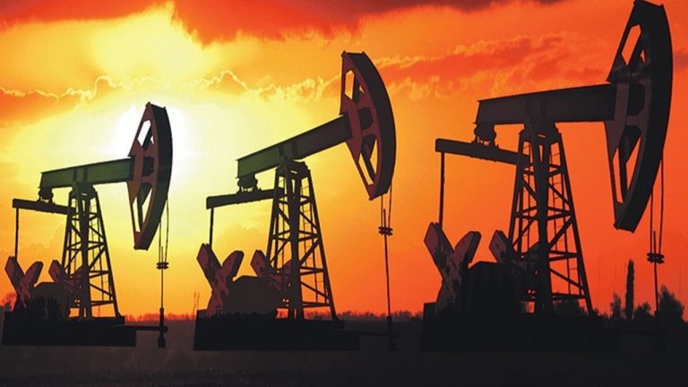Petrol Fiyatları Ukrayna ve Hindistan Etkisiyle Düştü: Brent 67 Dolar Altında