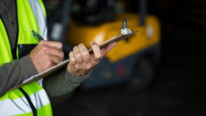 Sanayi İstihdamında Daralma: Küçülme ve Hizmet Sektörü Baskısı Artıyor