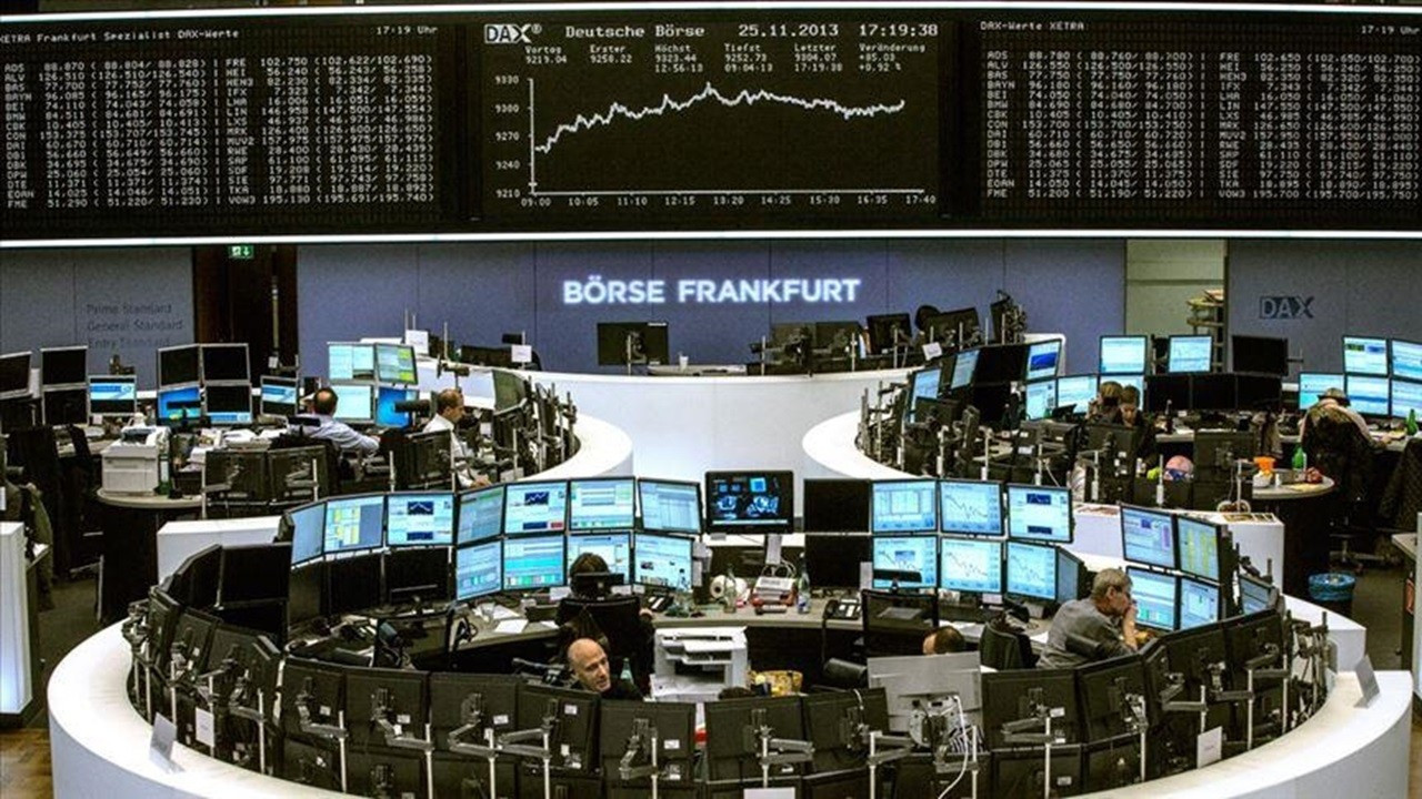 Avrupa Borsaları Haftaya Düşüşle Başladı: Stoxx Europe 600 Endeksi Geriledi