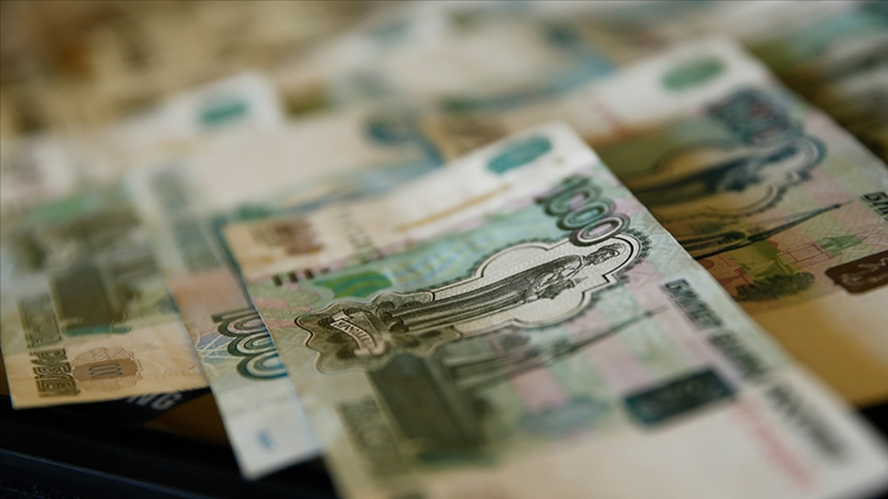 Rusya Bütçe Açığı Alarm Veriyor: 2025 Hedefini Şimdiden Aştı